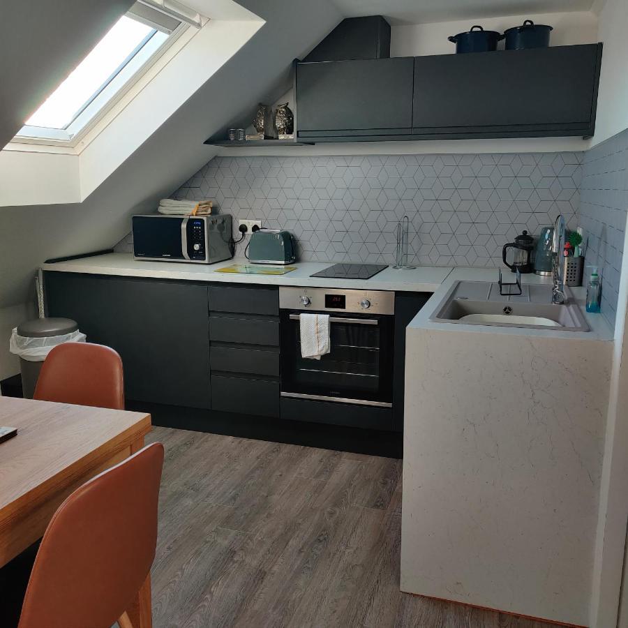 Delightful & Picturesque Modern Detached Apartment, Next To Chester Zoo, Near Park And Ride To City Centre エクステリア 写真